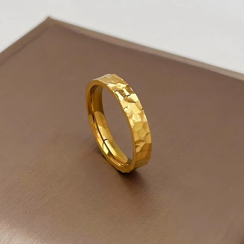 Dorian | Hammered Gold Ring