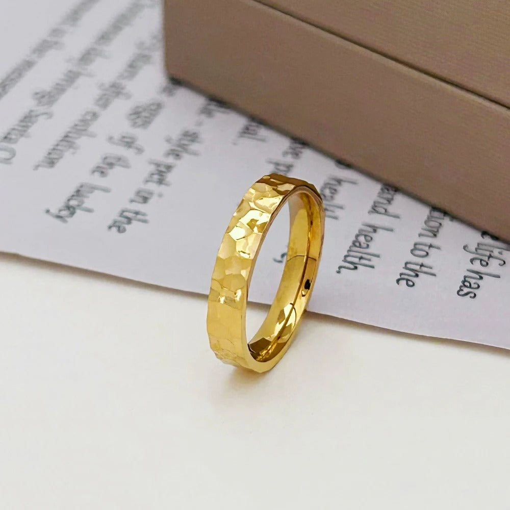 Dorian | Hammered Gold Ring